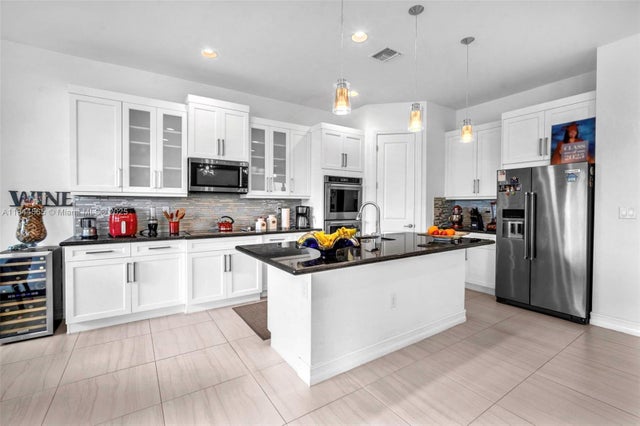 3 of 47 - 11824 Sw 13th Ct, Pembroke Pines, FL
