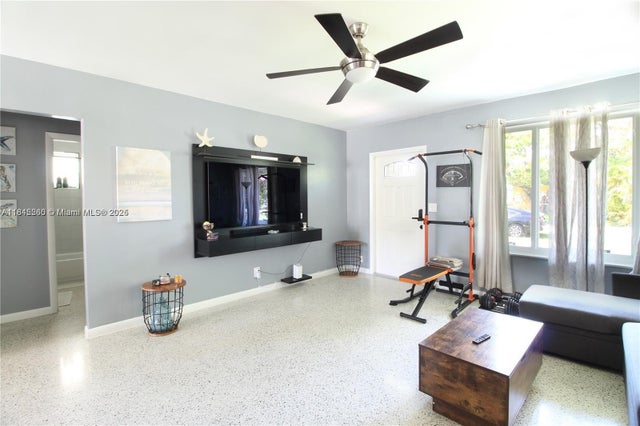 3 of 16 - 1915 Mayo St, Hollywood, FL
