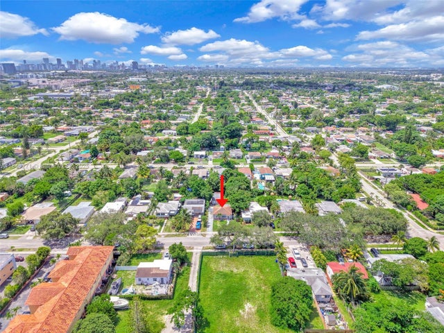 3 of 60 - 2318 Washington St, Hollywood, FL