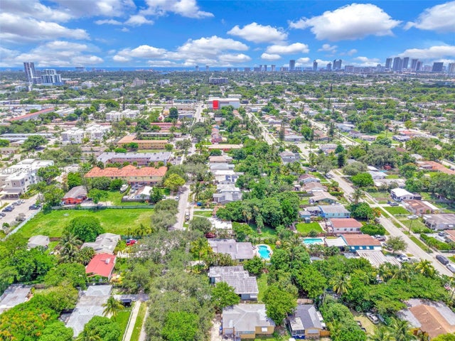 4 of 60 - 2318 Washington St, Hollywood, FL