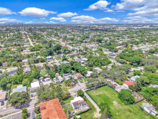 5 of 60 - 2318 Washington St, Hollywood, FL