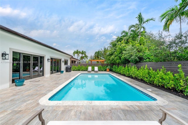 3 of 52 - 117 S Royal Poinciana Blvd, Miami Springs, FL