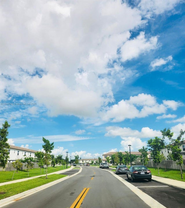 5 of 26 - 12525 Nw 23rd Pl, Miami, FL
