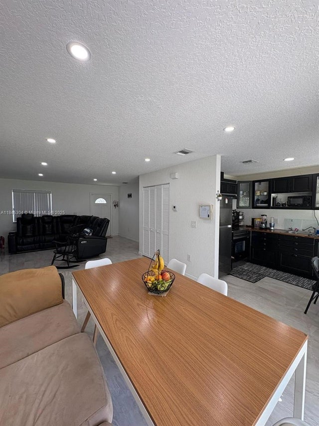 1 of 21 - 2475 Nw 55th St, Miami, FL