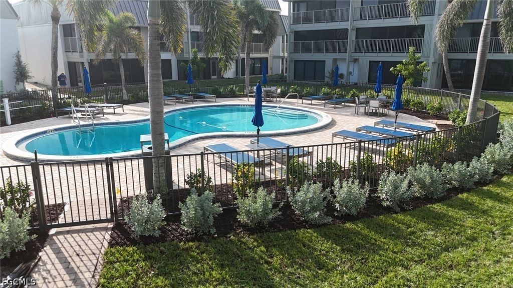 760 Sextant Dr 321, Sanibel