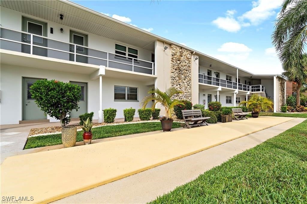 708 Victoria Dr 208, CAPE CORAL