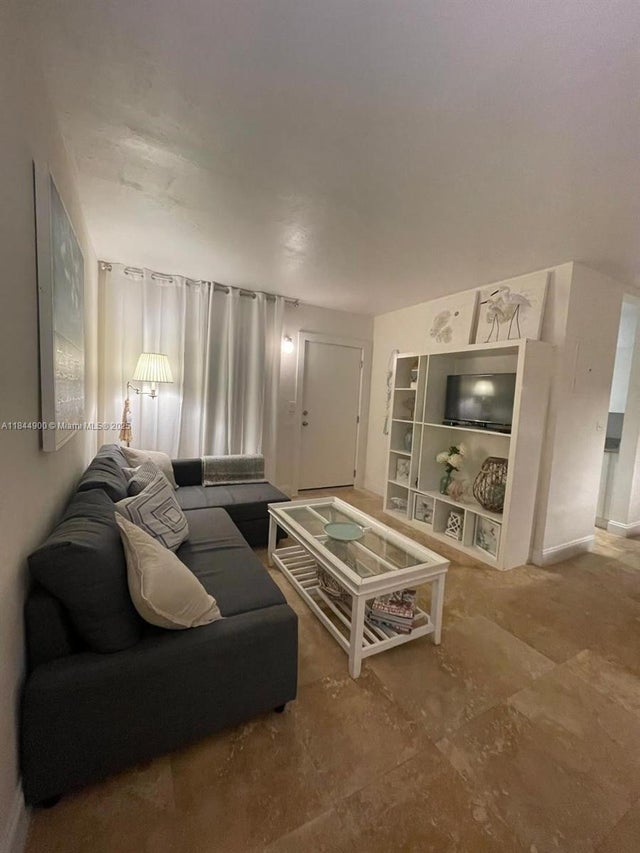 4 of 24 - 100 Sunrise Dr 27, Key Biscayne, FL