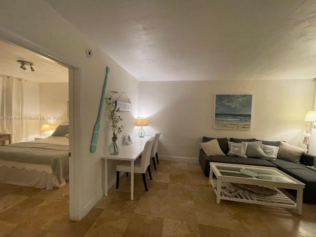 5 of 24 - 100 Sunrise Dr 27, Key Biscayne, FL
