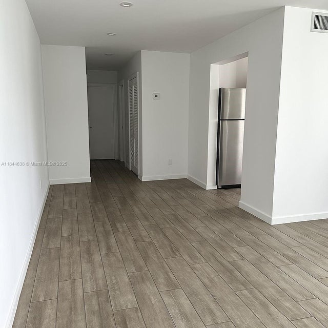 5 of 8 - 221 Meridian Ave 309, Miami Beach, FL