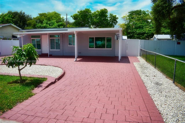 2 of 22 - 6120 Hayes St, Hollywood, FL