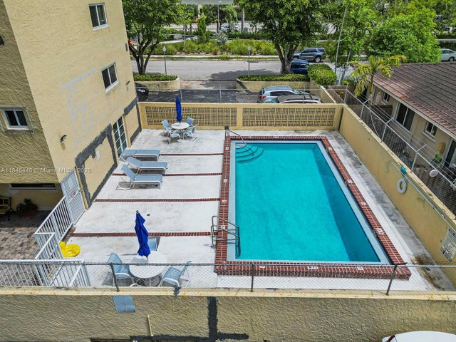 5 of 20 - 2690 Sw 22nd Ave 507, Miami, FL