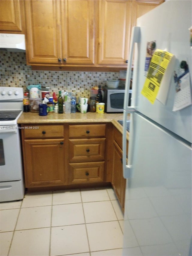 5 of 12 - 8130 Sunrise Lakes Blvd 107, Sunrise, FL