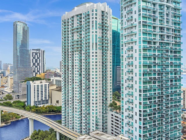 1 of 42 - 31 Se 5th St 2911, Miami, FL