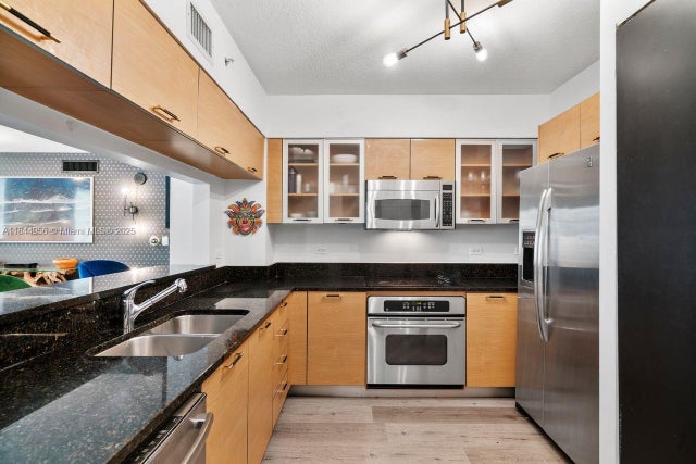 3 of 42 - 31 Se 5th St 2911, Miami, FL