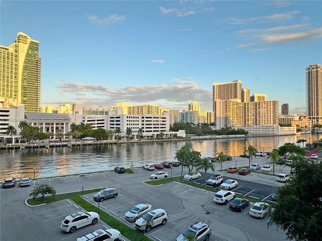 1 of 14 - 400 Leslie Dr 512, Hallandale Beach, FL