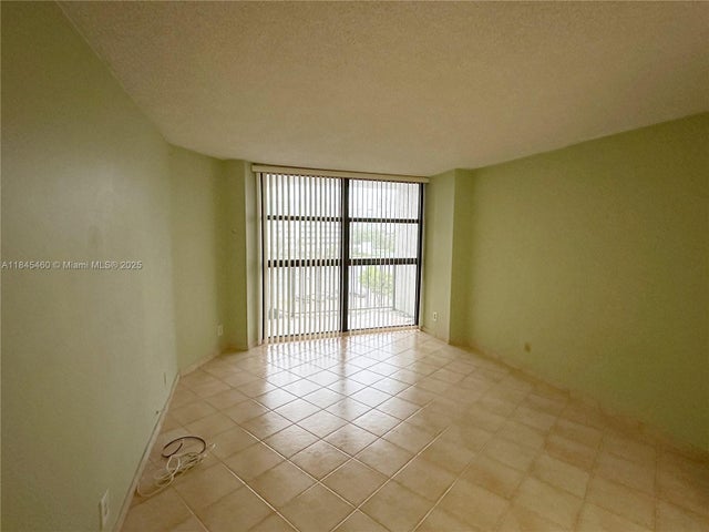 3 of 14 - 400 Leslie Dr 512, Hallandale Beach, FL