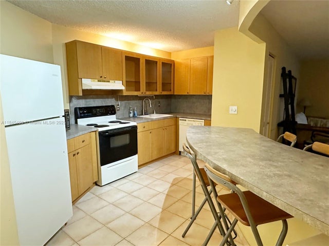 5 of 14 - 400 Leslie Dr 512, Hallandale Beach, FL