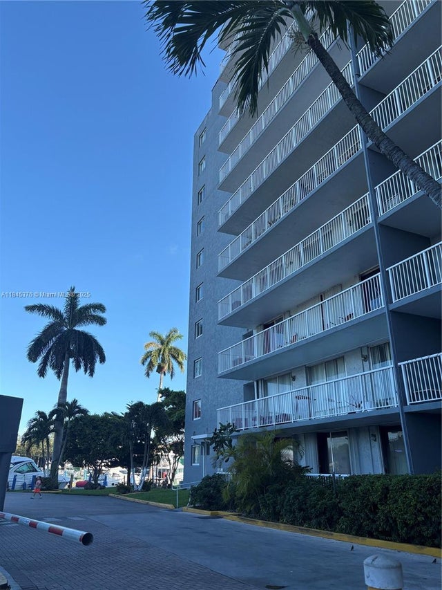 1 of 41 - 1800 Nw 24th Ave 205, Miami, FL