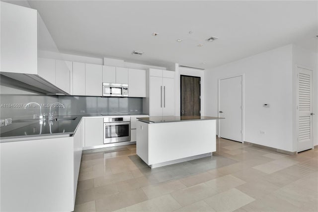 3 of 23 - 68 Se 6th St 4110, Miami, FL