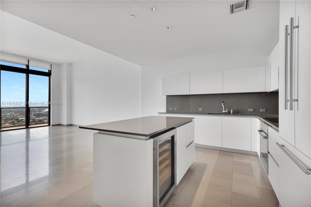 3 of 31 - 68 Se 6th St 4110, Miami, FL