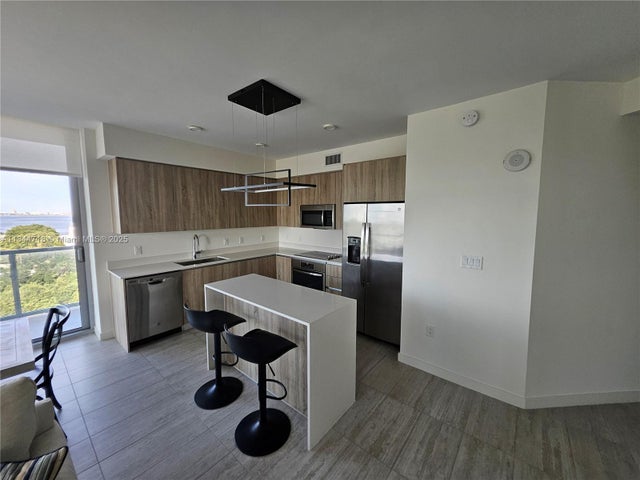 4 of 22 - 3900 Biscayne Blvd N-815, Miami, FL