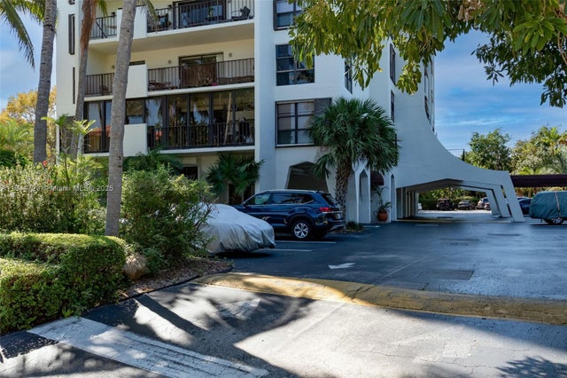 2 of 41 - 77 Crandon Blvd 5b, Key Biscayne, FL