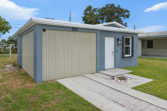 2 of 43 - 2231 Nw 9th Ct, Fort Lauderdale, FL