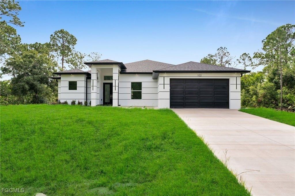 102 Grant Ave, LEHIGH ACRES