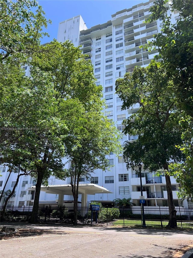 2 of 18 - 2780 Ne 183rd St 1714, Aventura, FL