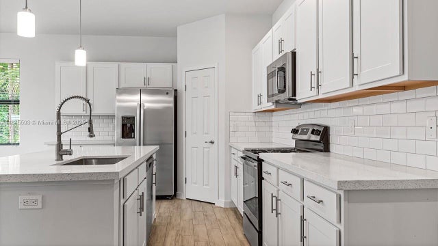 4 of 28 - 7503 Belleair Ave, Fort Pierce, FL