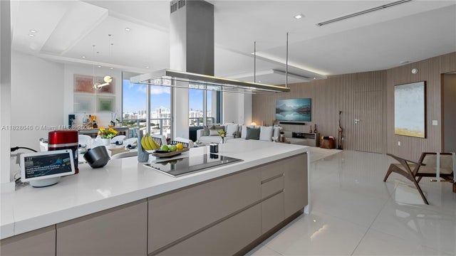 5 of 40 - 17301 Biscayne Blvd 2102, North Miami Beach, FL