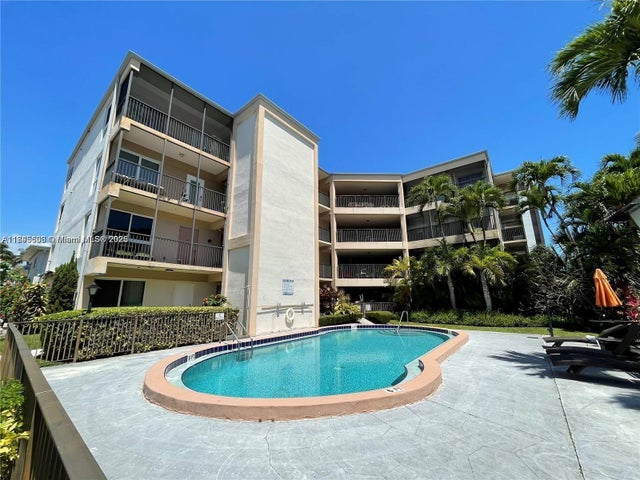 3 of 19 - 2420 Diana Dr 203, Hallandale Beach, FL