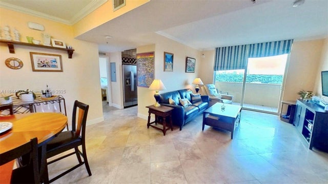 5 of 61 - 2425 Sw 27th Ave 701, Miami, FL