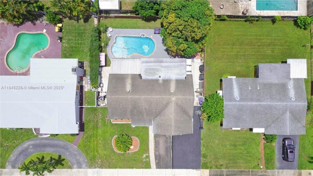 3 of 50 - 1600 N 73rd Ave, Hollywood, FL