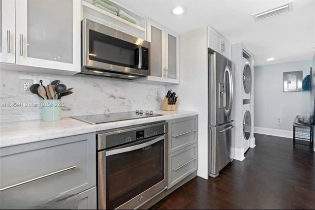 3 of 11 - 2400 Sw 3rd Ave 802, Miami, FL