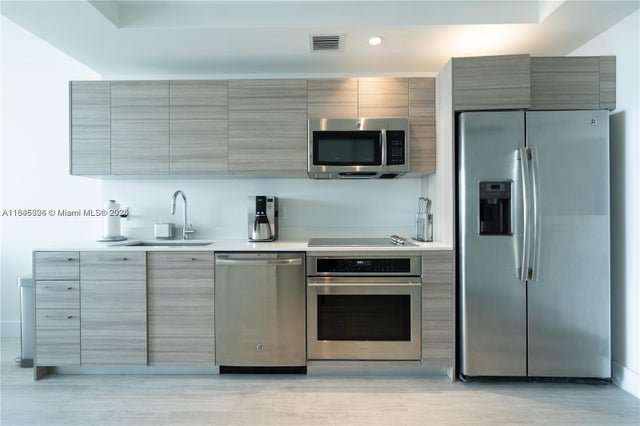 2 of 23 - 121 Ne 34th St 806, Miami, FL