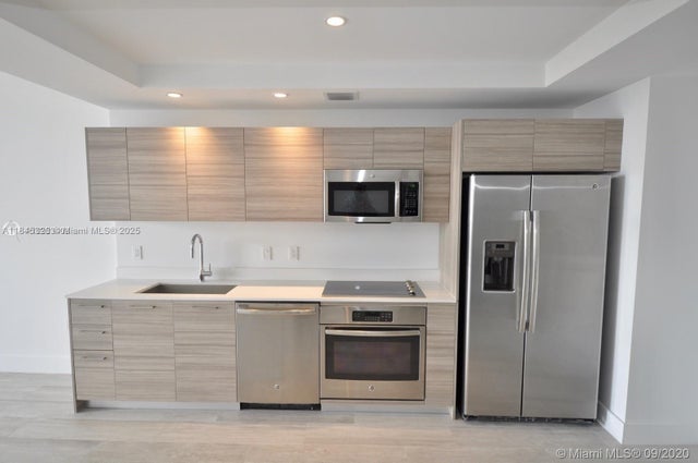 3 of 23 - 121 Ne 34th St 806, Miami, FL