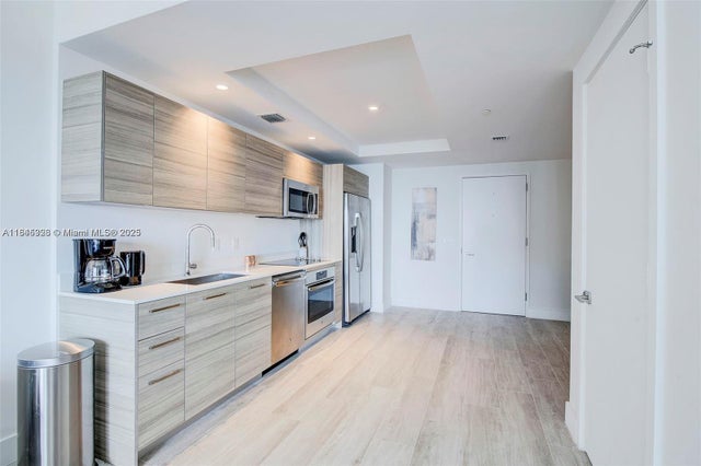 4 of 23 - 121 Ne 34th St 806, Miami, FL