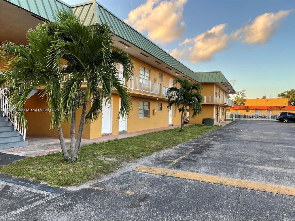 505 Nw 177th St 243, Miami Gardens