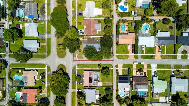 2 of 34 - 2011 N 43rd Ave, Hollywood, FL