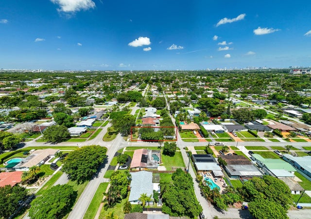 3 of 34 - 2011 N 43rd Ave, Hollywood, FL