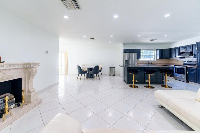 4 of 34 - 2011 N 43rd Ave, Hollywood, FL