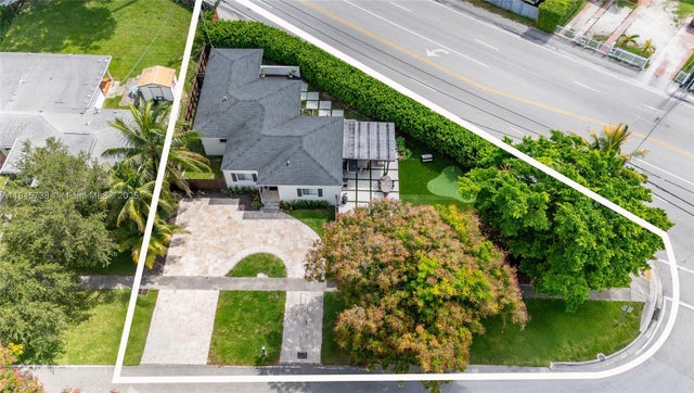 1 of 34 - 6711 N Waterway Dr, Miami, FL