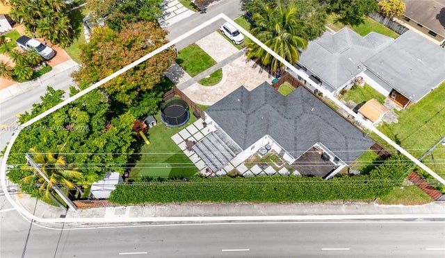 5 of 34 - 6711 N Waterway Dr, Miami, FL