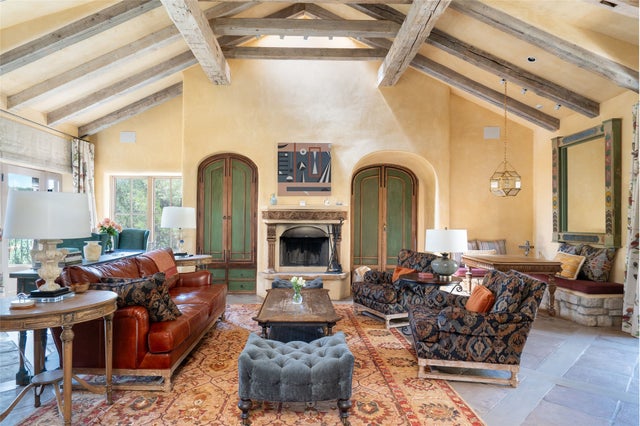 39 Yana Drive, Santa Fe