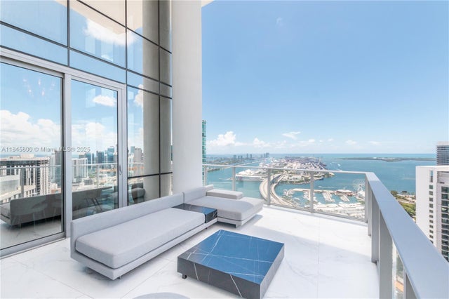 2 of 54 - 851 Ne 1st Ave 4611, Miami, FL