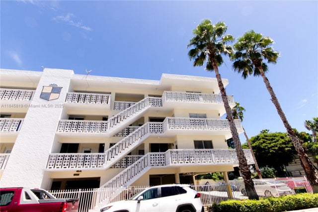 1 of 4 - 900 Euclid Ave 22, Miami Beach, FL