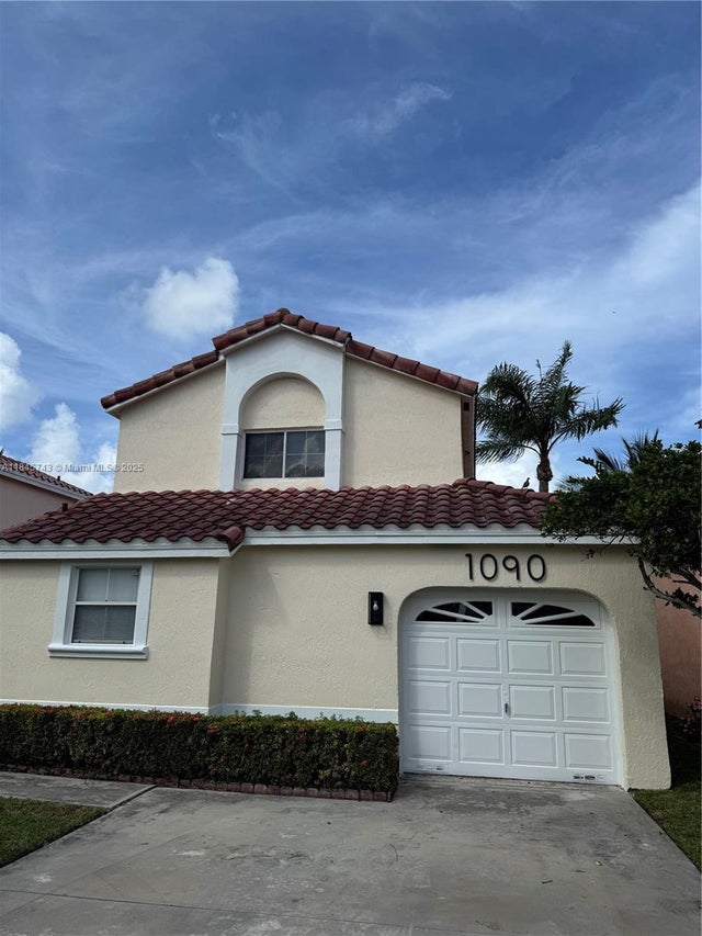 2 of 35 - 1090 Se 6th Ave, Dania Beach, FL
