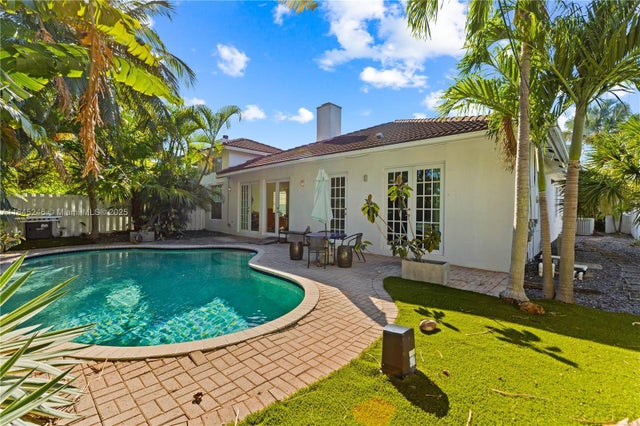 2 of 47 - 810 Ne 21st Dr, Wilton Manors, FL