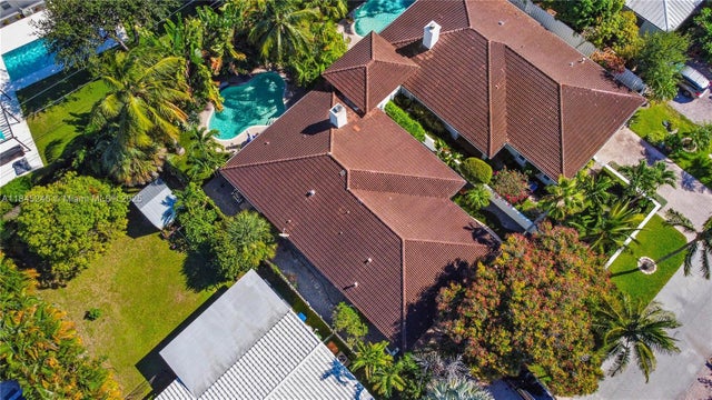 3 of 47 - 810 Ne 21st Dr, Wilton Manors, FL
